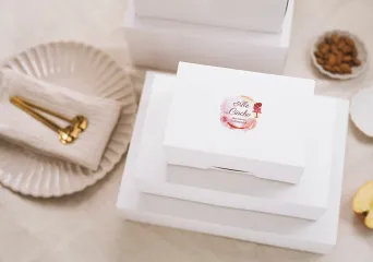 Opakowania z firmowym nadrukiem. Jak cukiernie mogą zwiększyć sprzedaż?